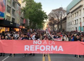 Uruguayos gritan «No» a militares en las calles Impactolatin