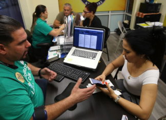 Trump rompió promesas a Pensilvania sobre atención médica Impactolatin