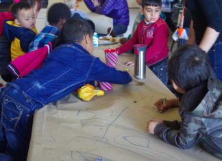 Diecinueve niños inmigrantes en refugio de Chicago dan positivo a COVID-19 Diecinueve niños inmigrantes en refugio de Chicago dan positivo a COVID-19