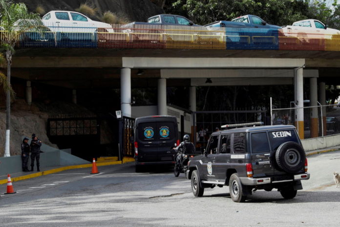 Venezuela, potencia petrolera, se queda sin gasolina