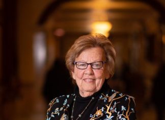 Usuarios de NJ Transit Usuaros de NJ Transit Deben usar mascarilla