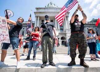 En armas frente al confinamiento en Estados Unidos.