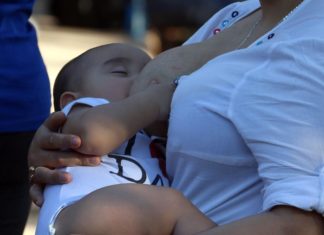 La ONU reprende a los países por «No» impedir la publicidad de leche materna de sustitución.