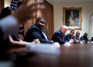 Niña salvadoreña demanda al Gobierno Trump por haberla deportado