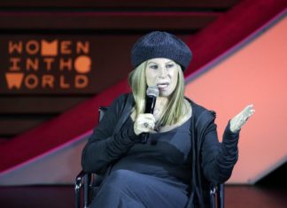 Barbra Streisand regala acciones de Disney a la hija de George Floyd