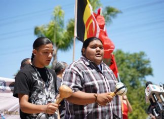 Ciudad de California retira estatua de Colón ante anuncio de manifestación.