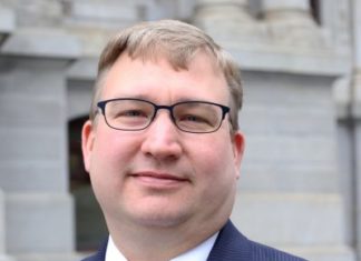 Los fuegos artificiales pueden causar daños.