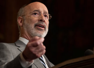 El gobernador Wolf toma medidas para abordar la reforma Policial.