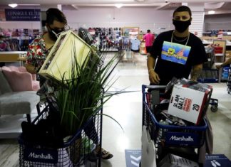 Puerto Rico anuncia tercera fase reapertura por COVID-19 y abre playas