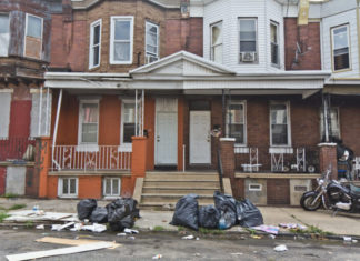 Los trabajadores de saneamiento de Filadelfia culpan a la ‘mala gestión’ por las calles sucias.