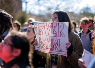 Reportero hispano demanda a policía por arresto durante protesta antirracista
