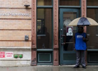 Planned Parenthood retira el nombre de la histórica feminista Margaret Sanger.