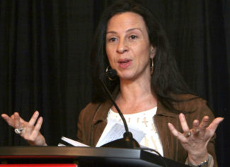 «Latino USA» llegará a más de 220 estaciones de radio desde octubre