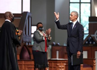 Obama critica a Trump por suprimir el voto y atacar a las minorías.