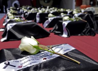 Urnas de migrantes fallecidos en Estados Unidos por COVID-19 llegan a Puebla.