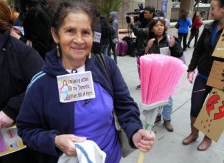 Trabajadoras domésticas exigen ser incluidas en ley de DD.HH. de Nueva York.