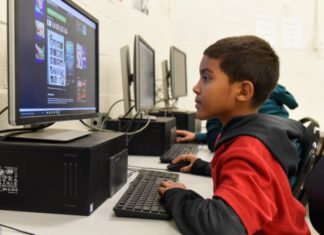 «PHLConnectedED» acceso a internet confiable y consistente a los estudiantes.