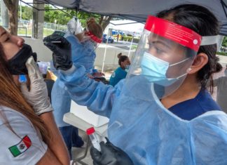 Consulado mexicano en Miami realiza pruebas de COVID-19 para inmigrantes