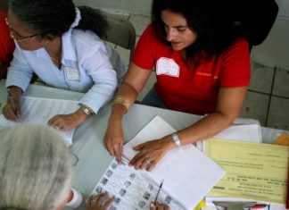 Puerto Rico celebra primarias para noviembre condicionadas por el COVID-19