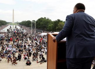 Miles piden justicia en aniversario de marcha sobre Washington de Luther King