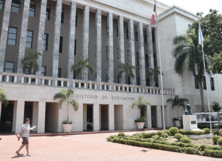 Pospuesta presentación del plan escolar 20 / 21