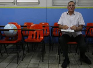 Suspenden primarias en Puerto Rico tras falta de papeletas en algunos centros