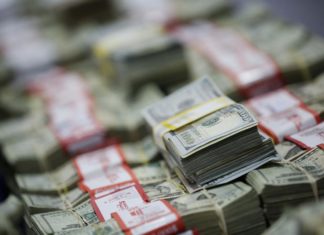 Legisladora de Puerto Rico detenida por corrupción, convencida de persecución.