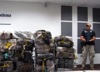 Detienen a 4 hombres con 278 kilos de cocaína en costa suroeste Puerto Rico