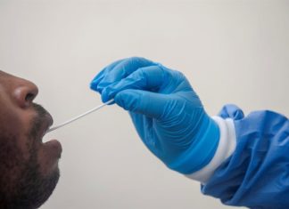 El 16 % de quienes cruzan a Haití desde R.Dominicana dan positivo en COVID-19