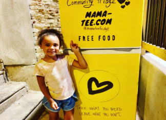 La gente está poniendo refrigeradores abastecidos en las aceras de Filadelfia