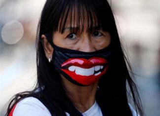 Mesa redonda con funcionarios electorales