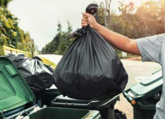 Continúan los retrasos en la recolección de basura.