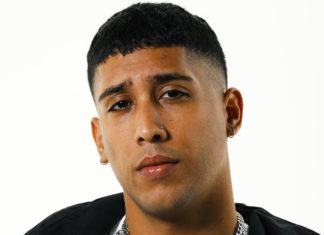 Kris Floyd dice mantenerse «puro y positivo» para consagrarse en la música