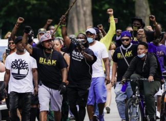EE.UU. vive el fin de semana del Labor Day entre protestas