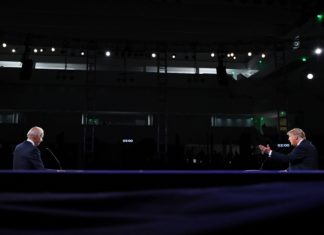 Trump evita condenar a los supremacistas blancos durante el debate electoral