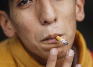 Fumadores tienen mayor riesgo de ser hospitalizados si contraen COVID-19