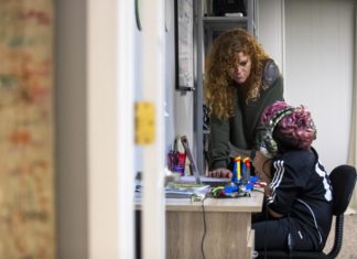 Los padres creen que sus hijos no duermen bastante y la COVID-19 lo empeoró