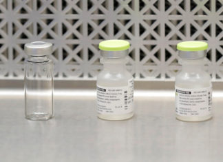 Oficiales de salud temen que el país no esté listo para una vacuna contra COVID-19