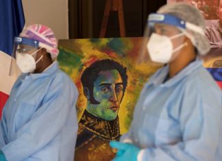 Venezolanos varados se hacen la prueba de COVID-19 previo a su viaje