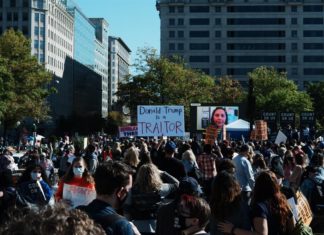Miles de mujeres protestan en EEUU contra nominada por Trump para el Supremo