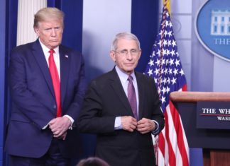 Trump vuelve a ofender al epidemiólogo jefe de EE.UU. y amenaza con despedirle