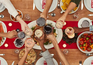 ¿Viajas para el Día de Acción de Gracias? Deberás atravesar la barrera de COVID