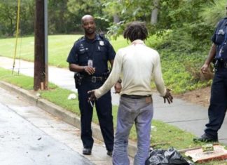 Policía pide ayuda para dar con el asesino de niño un latino en brutal crimen