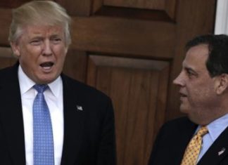 Asesor de Trump defiende las mascarillas tras contagiarse en la Casa Blanca