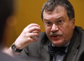 EU.UU. está presenciando «una matanza de la comunidad hispana» por COVID-19