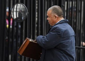 Más hospitalizados ahora por COVID-19 en el R.Unido que en marzo