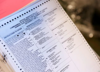 Iniciativas en boletas legalizan drogas y establecen salarios mínimos