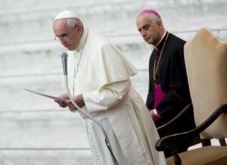 Biden habla con el Papa de sus prioridades compartidas