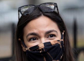 Ocasio-Cortez no descarta violencia ultraderechista tras elecciones