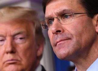 Trump demuestra que sigue gobernando al despachar al jefe del Pentágono